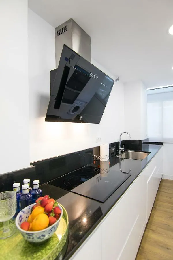 Homeforguest Stylish And Modern Apartment Overlooking Las Canteras Las Palmas de Gran Canaria