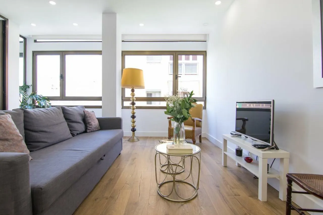 Homeforguest Stylish And Modern Apartment Overlooking Las Canteras Las Palmas de Gran Canaria