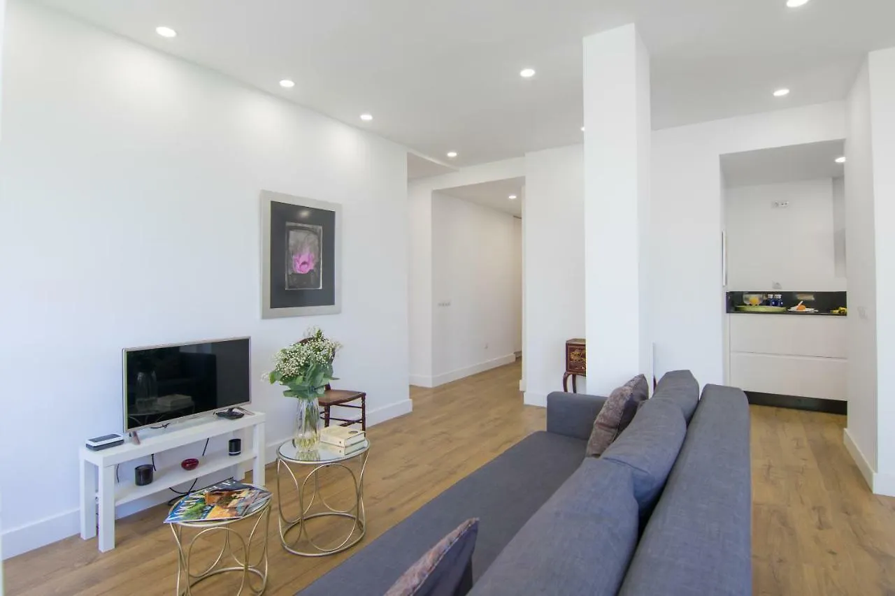 Homeforguest Stylish And Modern Apartment Overlooking Las Canteras Las Palmas de Gran Canaria Spain