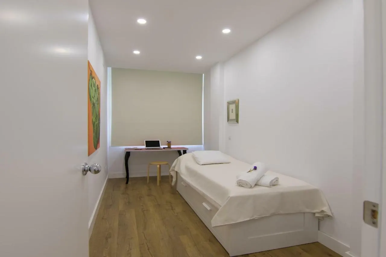 Homeforguest Stylish And Modern Apartment Overlooking Las Canteras Las Palmas de Gran Canaria