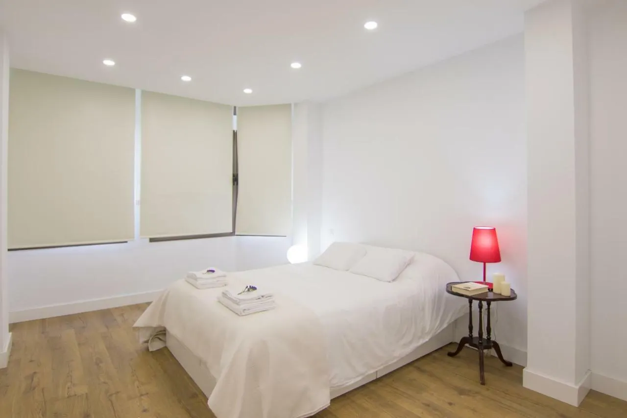 Homeforguest Stylish And Modern Apartment Overlooking Las Canteras Las Palmas de Gran Canaria