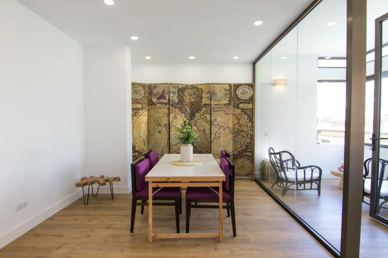 Homeforguest Stylish And Modern Apartment Overlooking Las Canteras Las Palmas de Gran Canaria