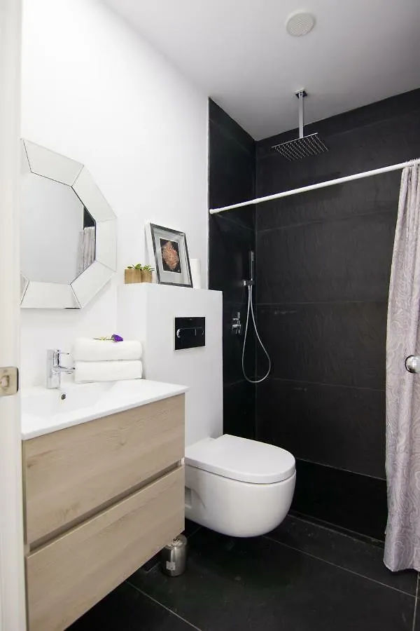 Homeforguest Stylish And Modern Apartment Overlooking Las Canteras Las Palmas de Gran Canaria