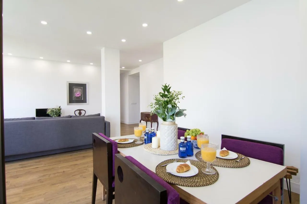 Homeforguest Stylish And Modern Apartment Overlooking Las Canteras Las Palmas de Gran Canaria