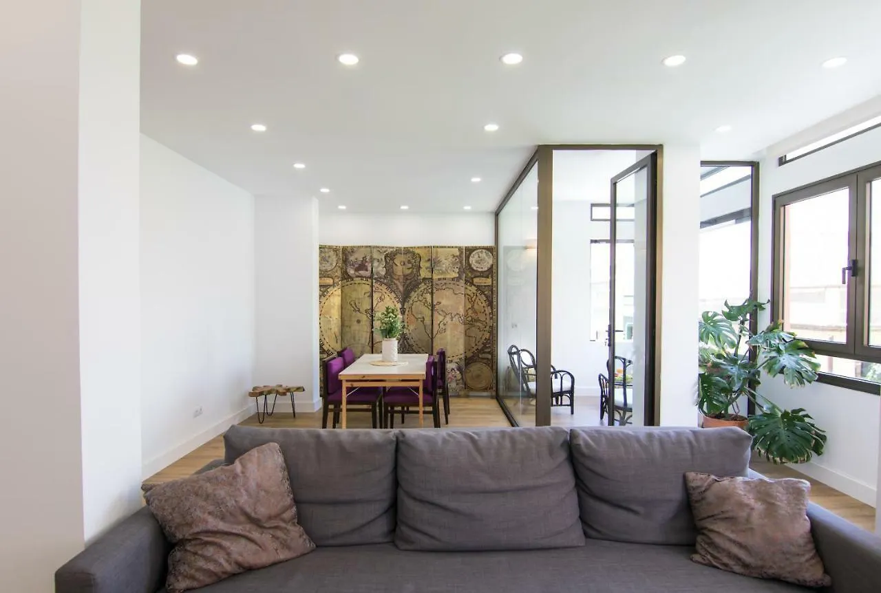 Homeforguest Stylish And Modern Apartment Overlooking Las Canteras Las Palmas de Gran Canaria