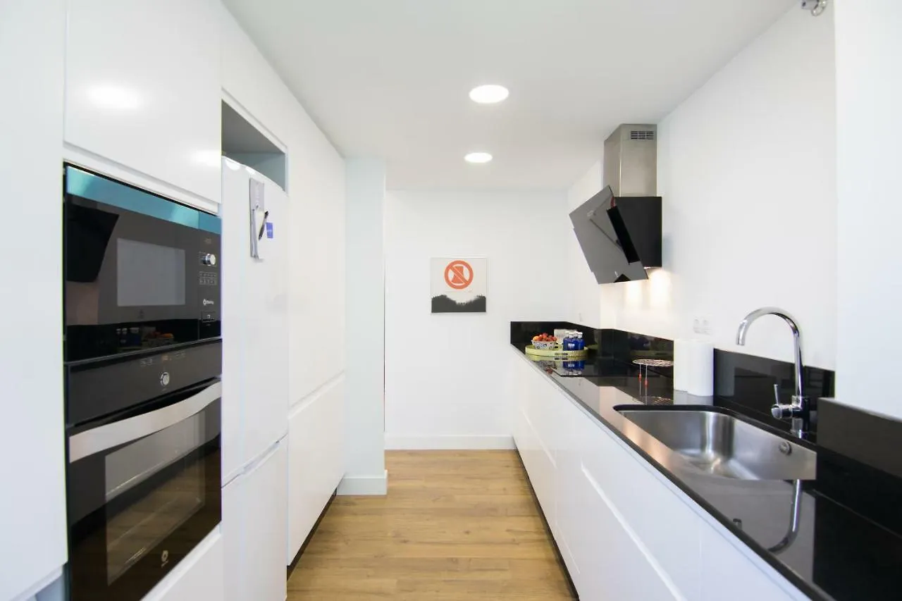 Homeforguest Stylish And Modern Apartment Overlooking Las Canteras Las Palmas de Gran Canaria Spain